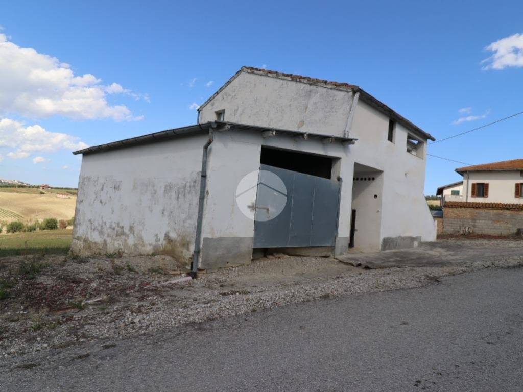 Casa indipendente a Bellante in Via Sant'Arcangelo, 18 - Foto 4