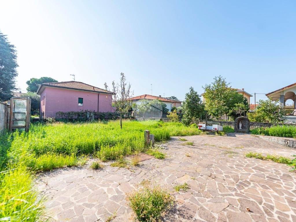 Villa a Uboldo in Via Pietro Madonini, 19 - Foto 2