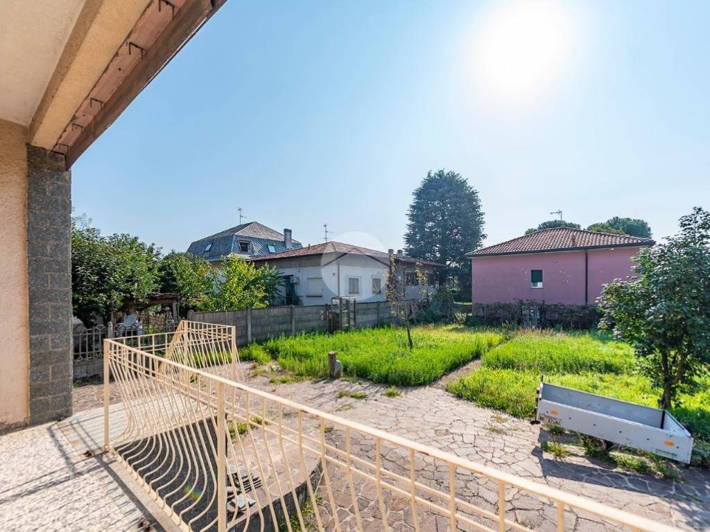 Villa a Uboldo in Via Pietro Madonini, 19 - Foto 5