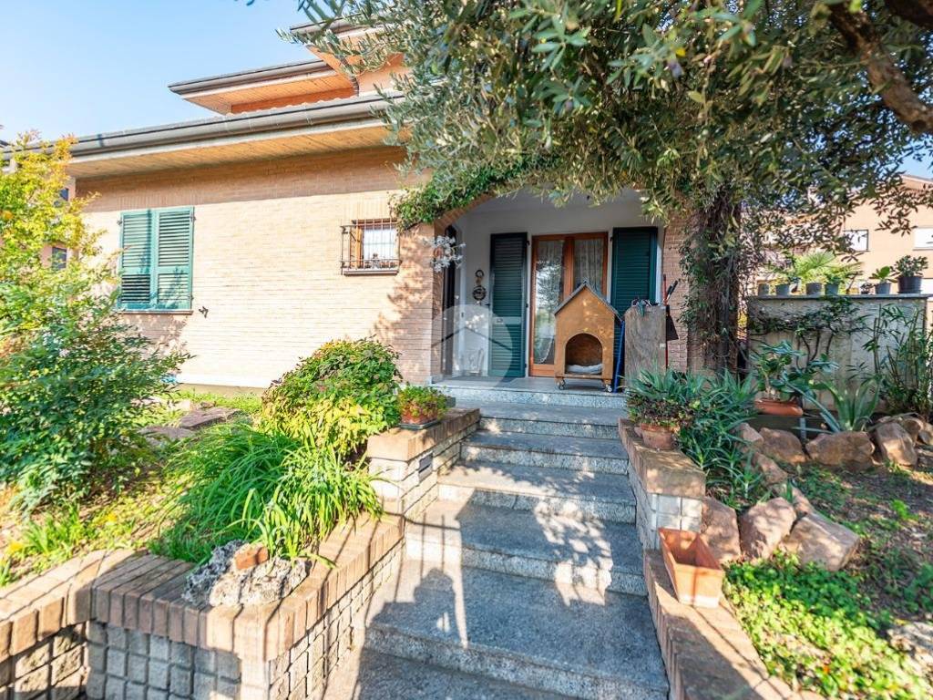 Villa a Uboldo in Via Don M. Tronconi, 9 - Foto 2