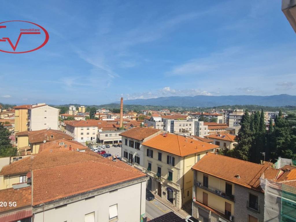 Appartamento a Montevarchi in Via Giacomo Puccini - Foto 2