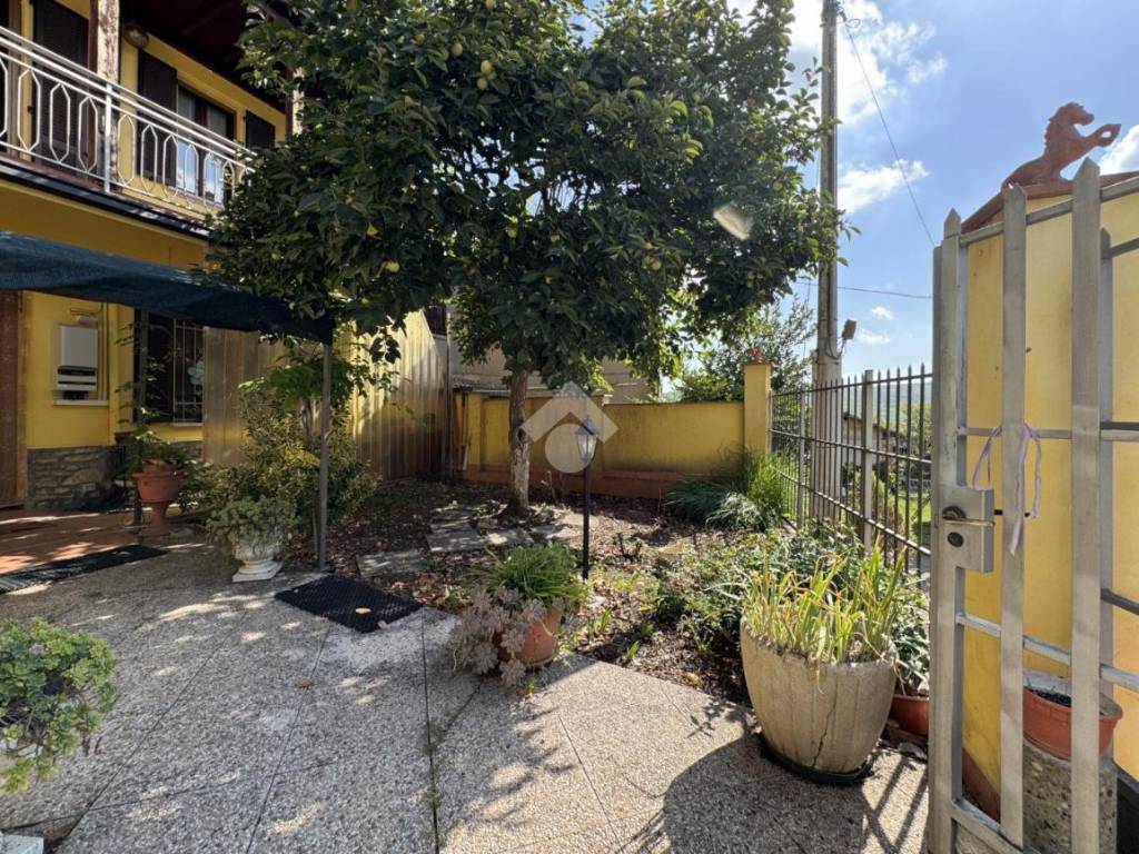 Casa indipendente a Santa maria della versa in Località Cà Sgarioli, 7 - Foto 2