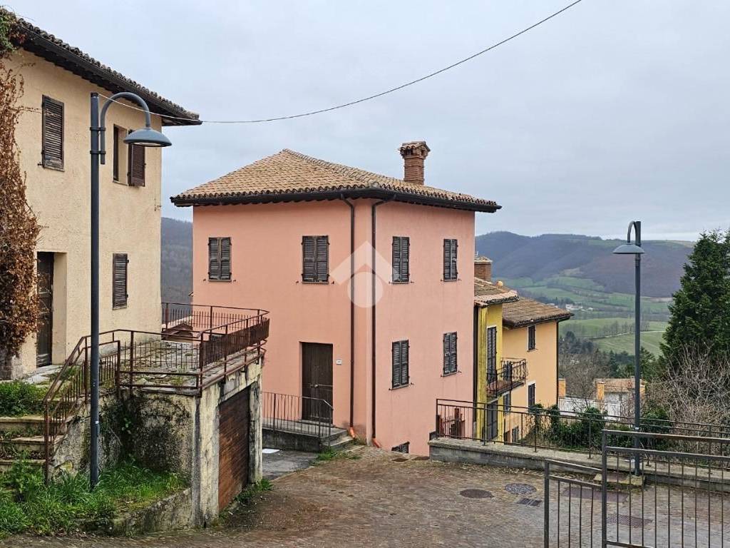 Casa indipendente a Serravalle di chienti in Fraz. Corgneto, 1 - Foto 2