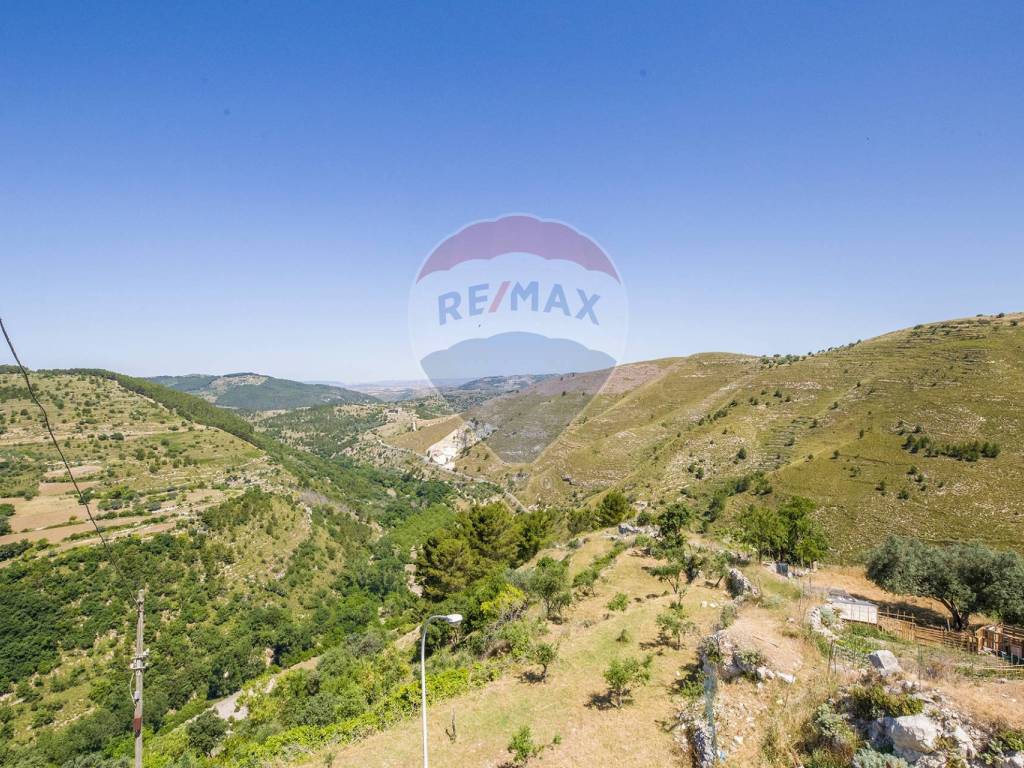 Casa indipendente a Monterosso almo in Via Roma, 264 - Foto 4