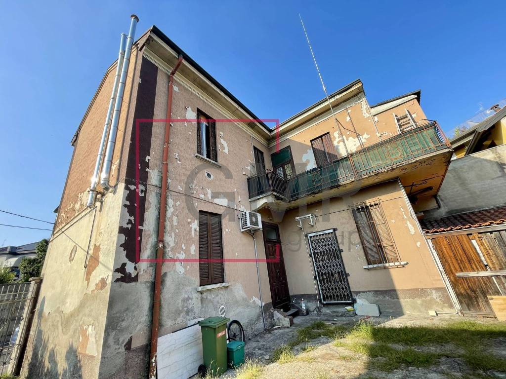 Palazzo / stabile a Saronno in Via Padre Reginaldo Giuliani, 20 - Foto 2