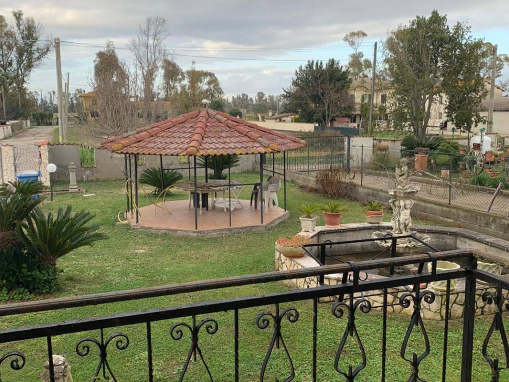 Villa a Latina in Strada del Bosco - Foto 3