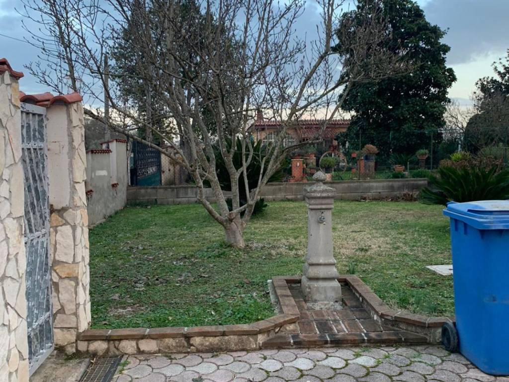 Villa a Latina in Strada del Bosco - Foto 4
