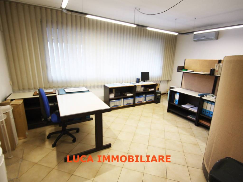 Immobile a Massa e cozzile in Piazza della Libertà, 16 - Foto 4
