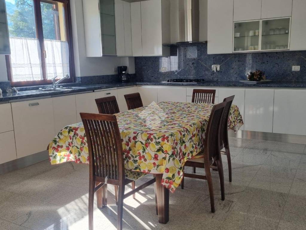 Appartamento a Valtopina in Viale dei Pini, 5 - Foto 3