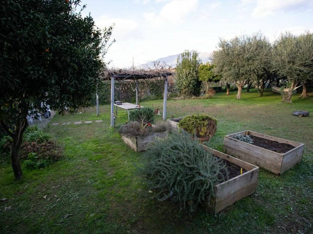 Villetta a schiera a Seravezza in Via Olmi - Foto 5