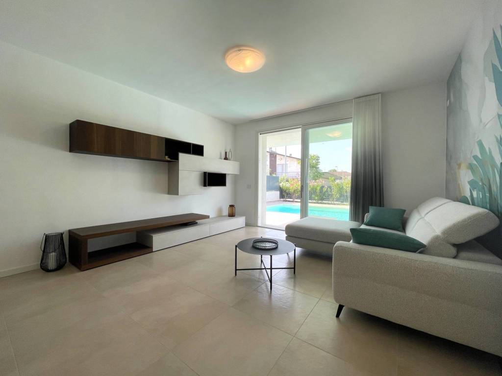 Villa a Sirmione in Via Giovanni Caboto, 5 - Foto 2