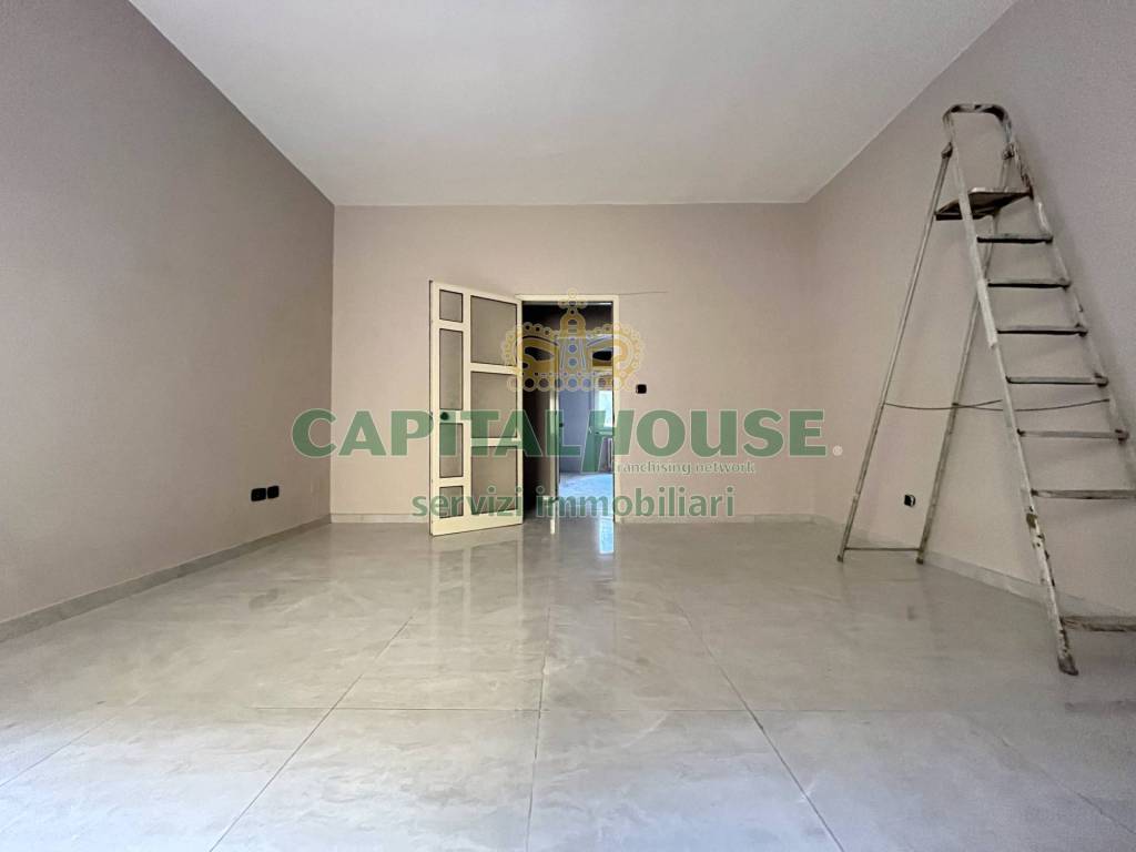 Appartamento a Santa maria capua vetere in Via R. d'Angiò - Foto 2