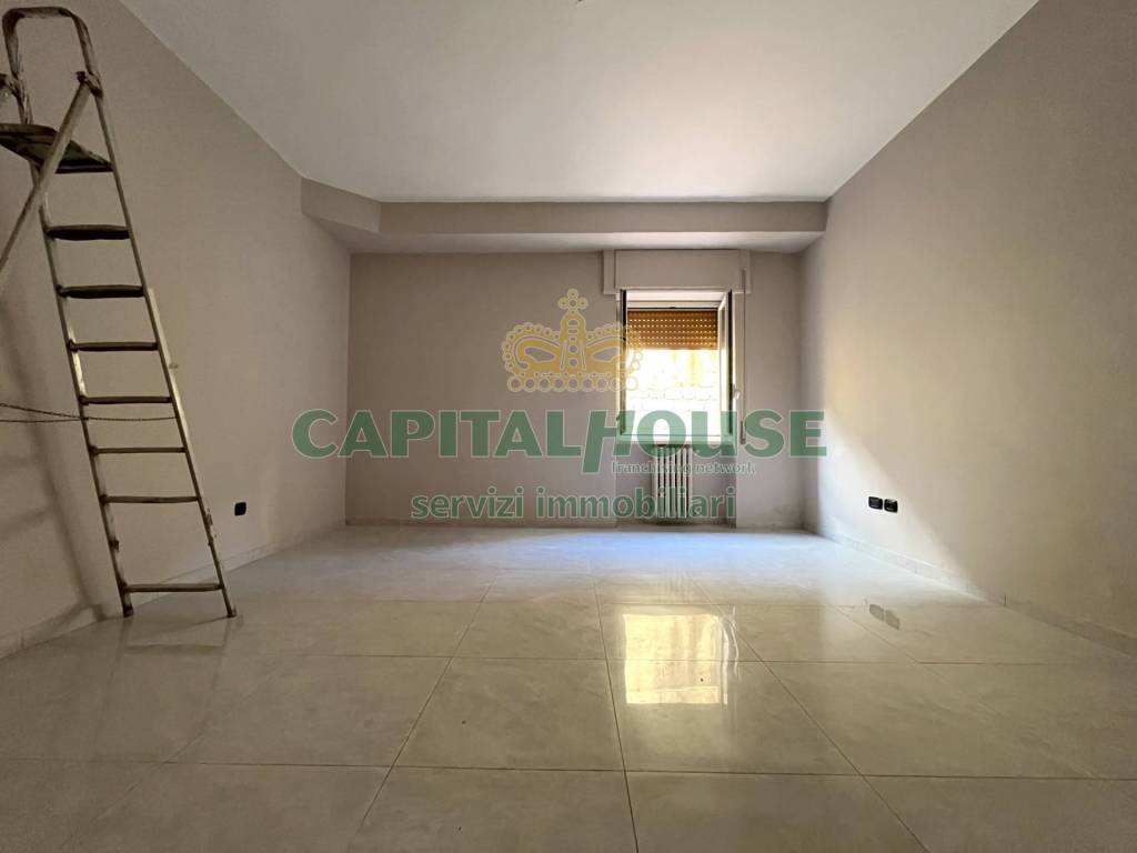 Appartamento a Santa maria capua vetere in Via R. d'Angiò - Foto 3