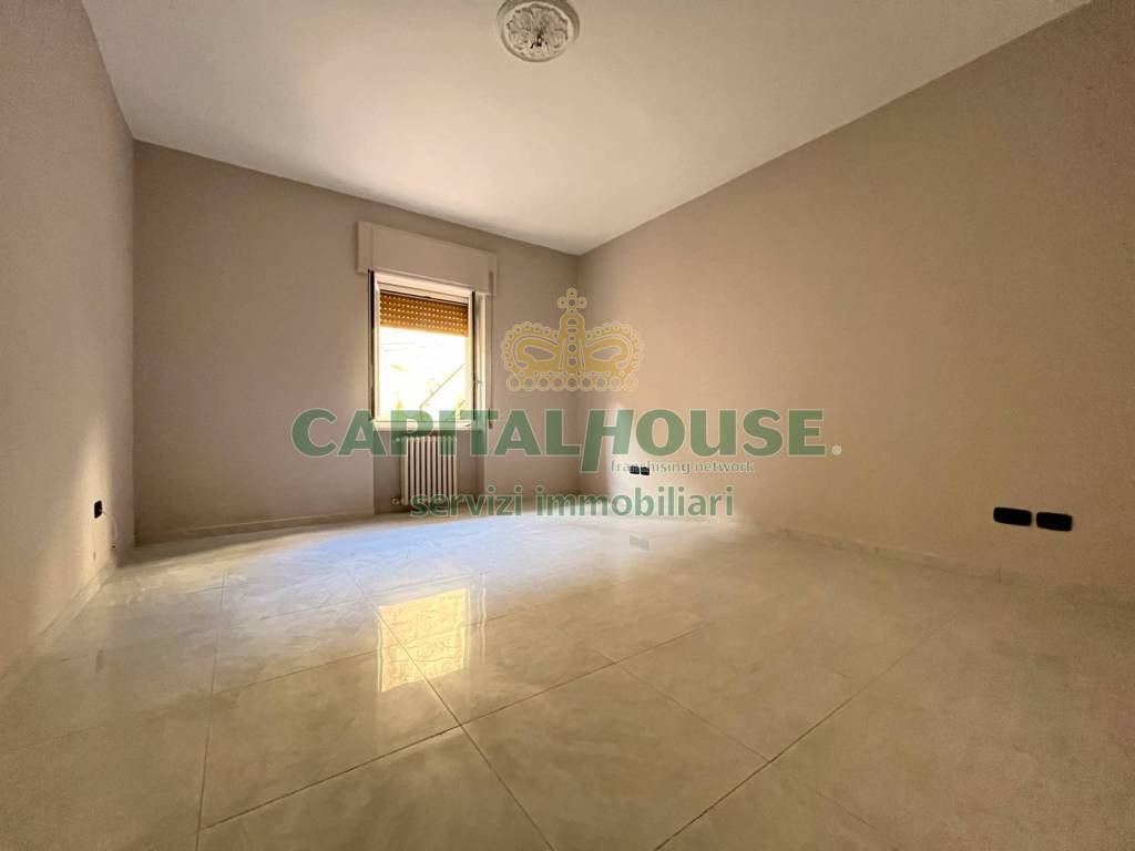 Appartamento a Santa maria capua vetere in Via R. d'Angiò - Foto 4