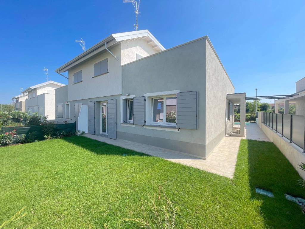Villa a Sirmione in Via Giovanni Caboto, 5 - Foto 4
