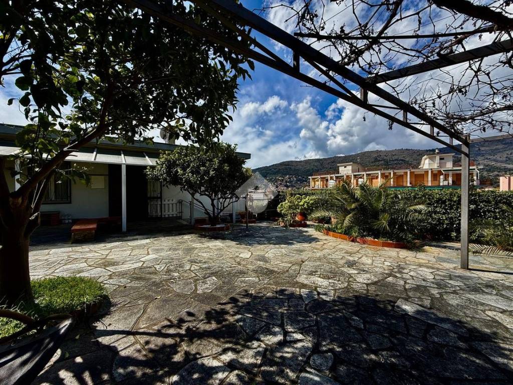 Villa a Andora in Via Sant' Ambrogio, 40 - Foto 3