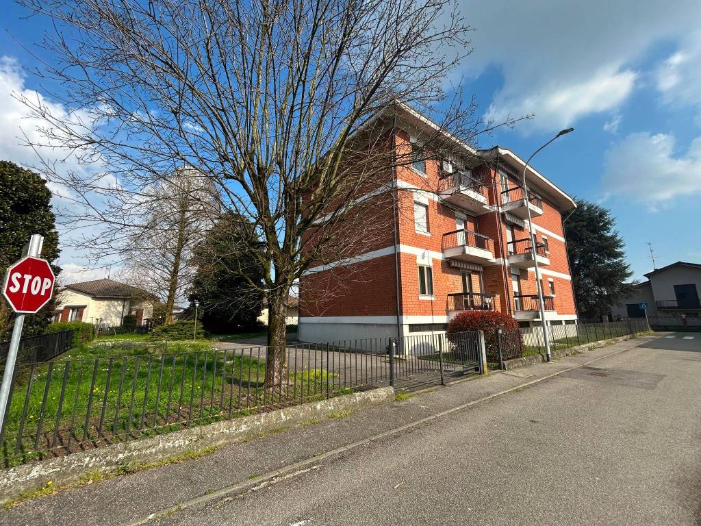 Appartamento a Orio litta in Via Giovanni Pascoli, 13 - Foto 2