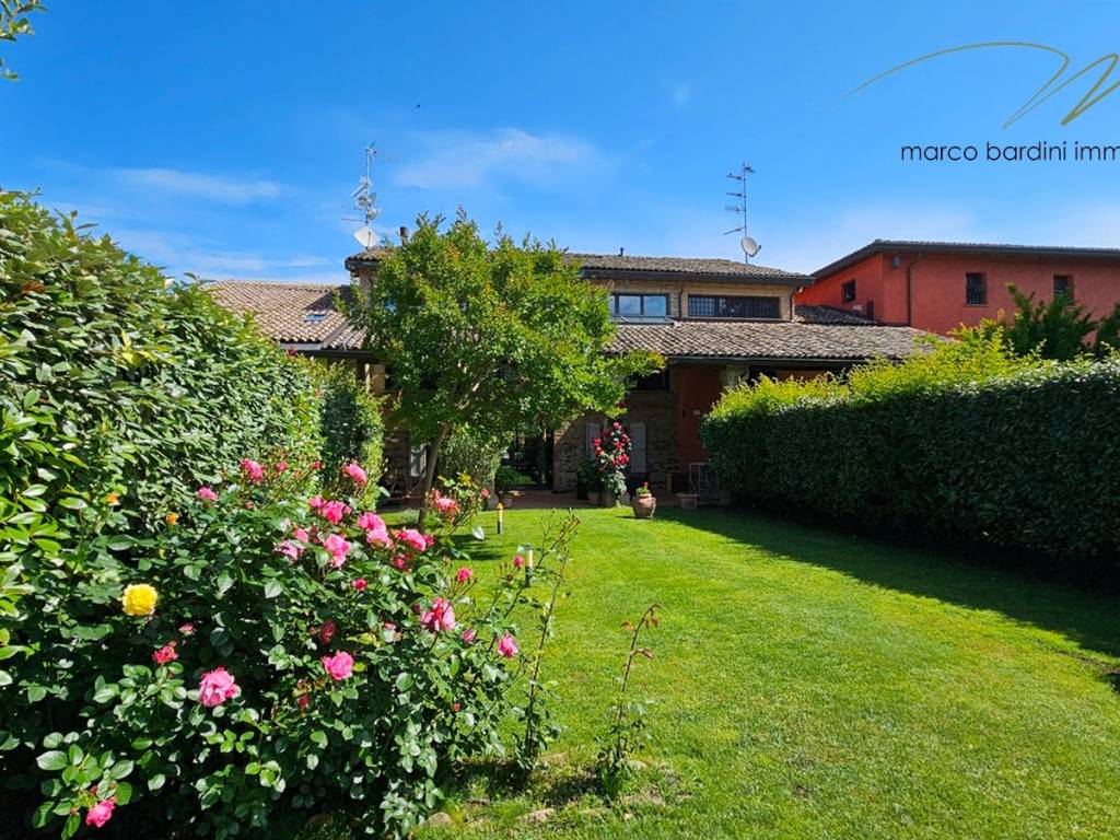 Appartamento a Collecchio in Strada Farnese - Foto 3