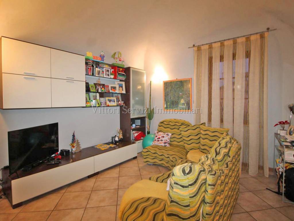 Appartamento a Sinalunga in Via Vittorio Veneto - Foto 2