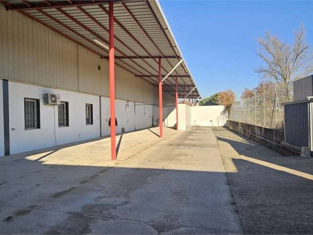 Immobile a Todi in ZONA INDUSTRIALE PIAN DI PORTO, 0 - Foto 4