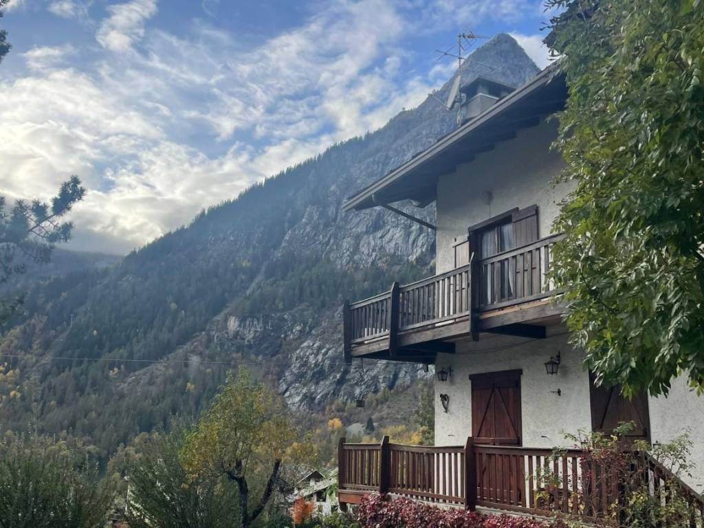 Appartamento a Courmayeur in Strada Grand Ru - Foto 2