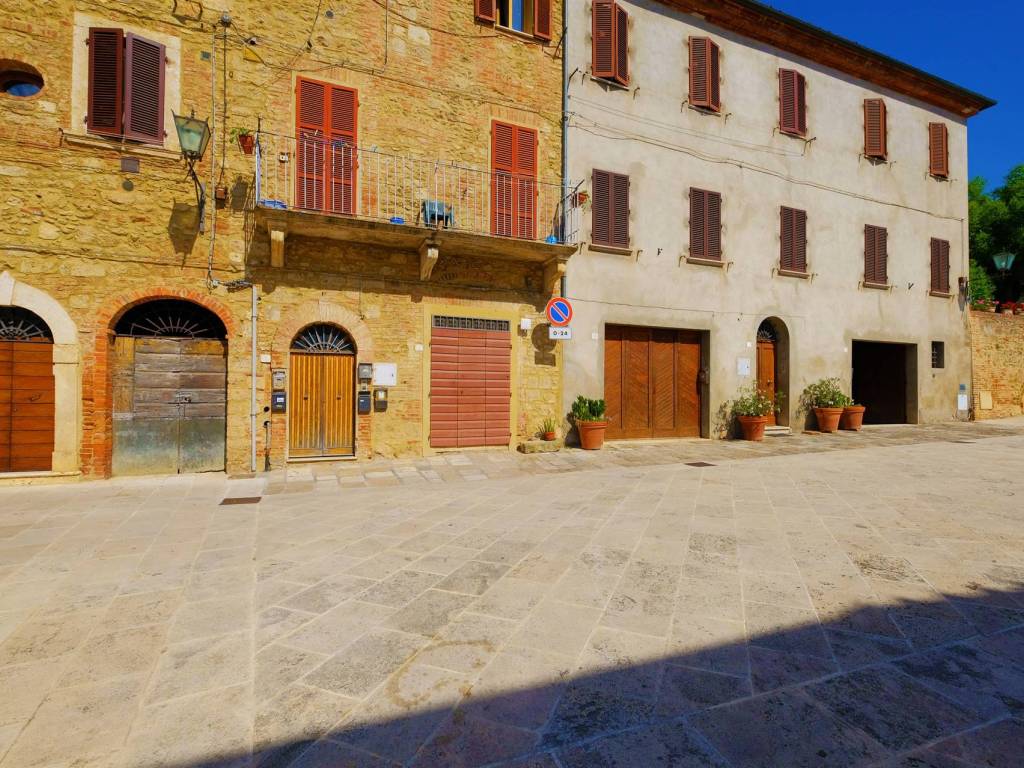 Appartamento a Asciano in PIAZZA DEL GRANO, 15 - Foto 2