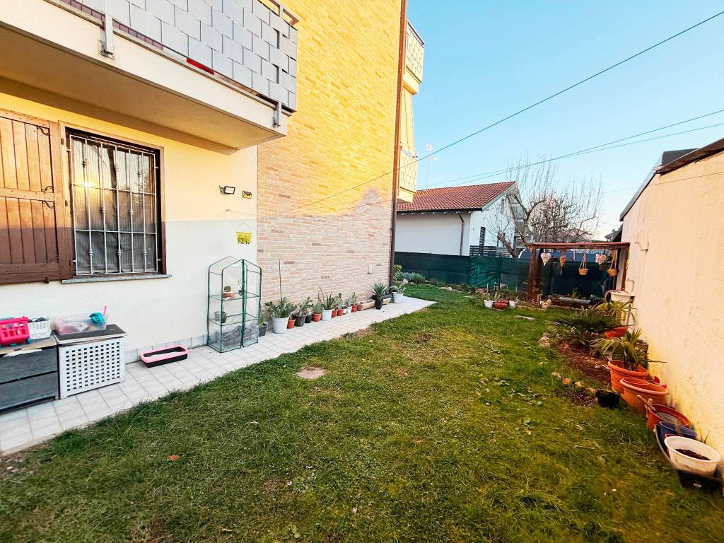 Appartamento a Gorla minore in Via Santa Chiara - Foto 3