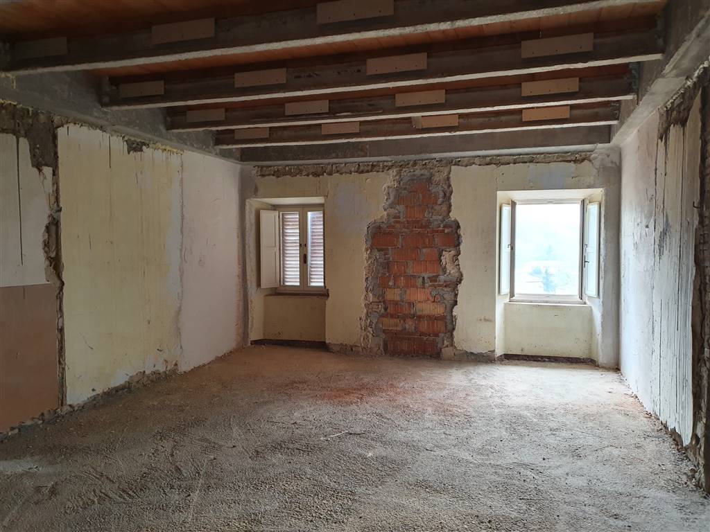 Appartamento a Castelraimondo in Via Ugo Bottacchiari - Foto 2
