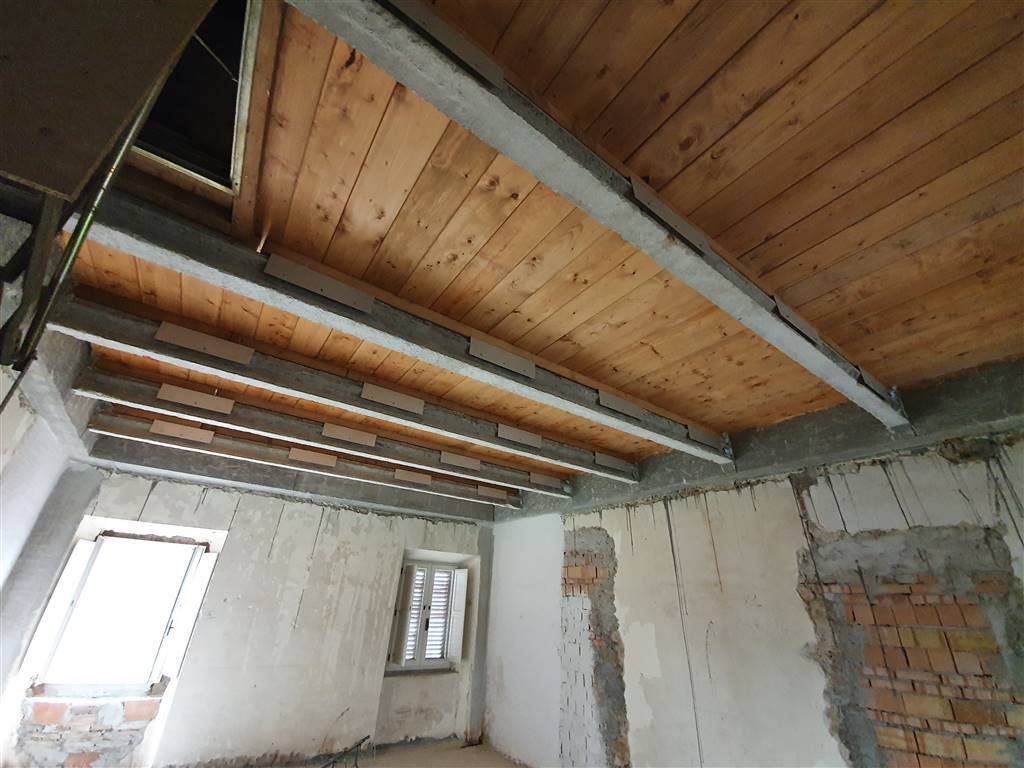 Appartamento a Castelraimondo in Via Ugo Bottacchiari - Foto 5