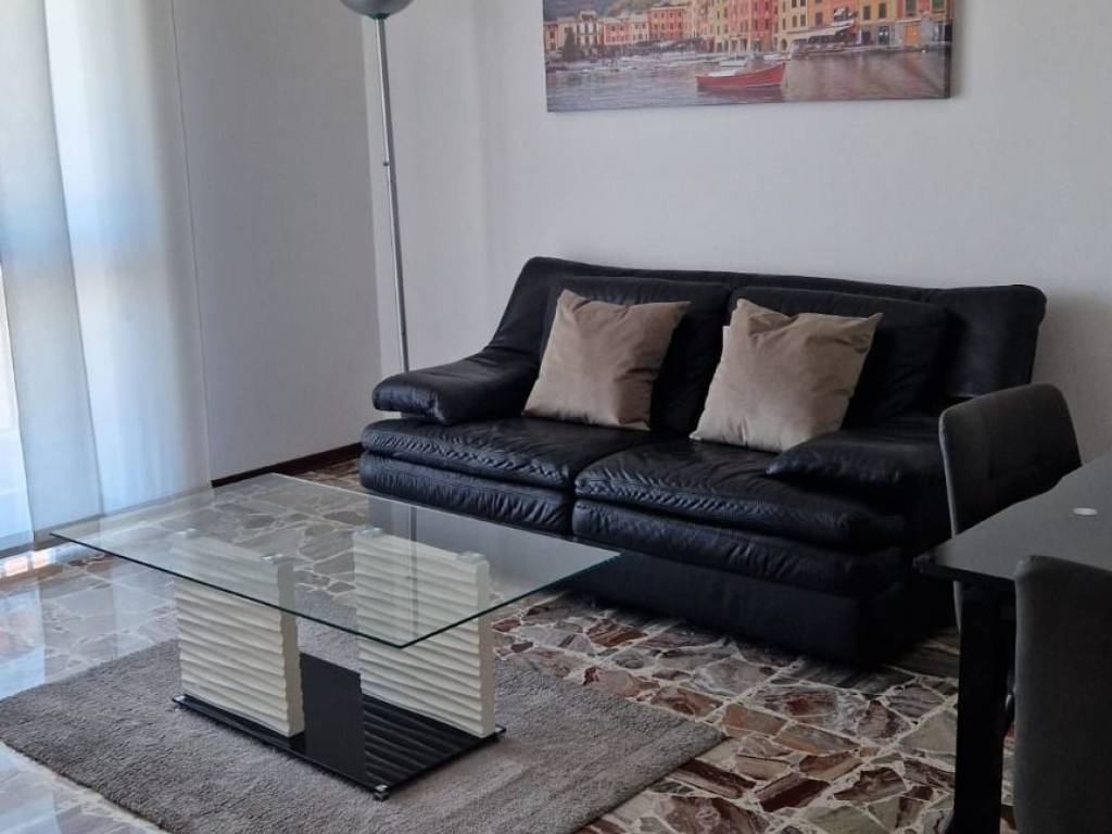 Appartamento a Saronno in Via Filippo Reina, 67 - Foto 2