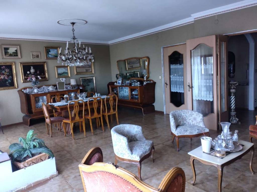 Appartamento a Bisceglie in piazza Vittorio Emanuele 54 - Foto 2
