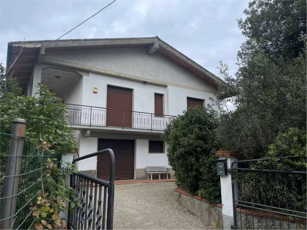 Villa a Bucine in Via Delle Squille S.N.C. - Foto 3