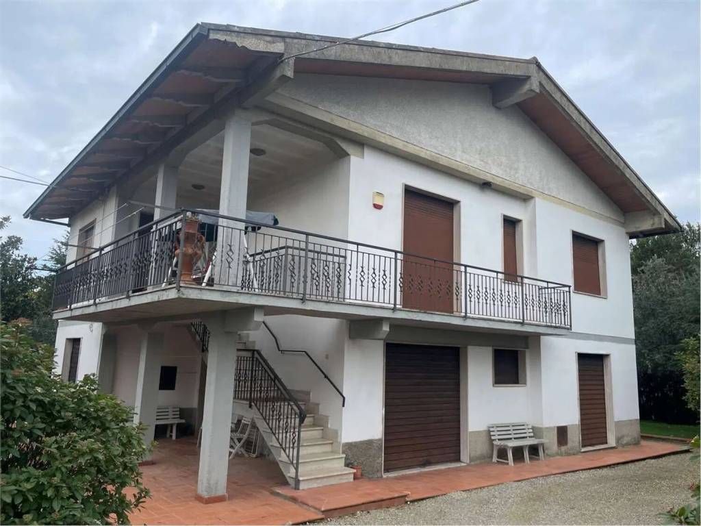Villa a Bucine in Via Delle Squille S.N.C. - Foto 4
