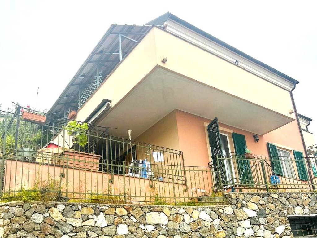Villa a Albissola marina in Via Poggio del Sole - Foto 2