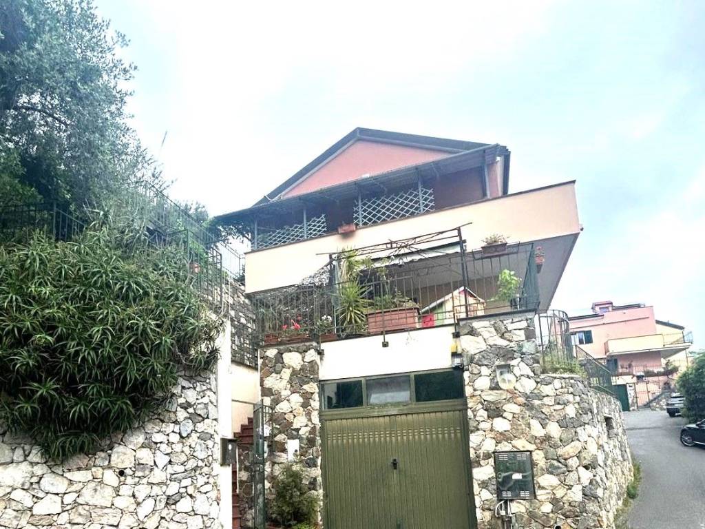 Villa a Albissola marina in Via Poggio del Sole - Foto 3