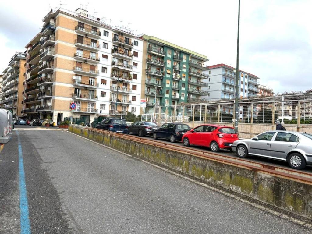 Box / garage a Napoli in Via Guido De Ruggiero, 118 - Foto 3