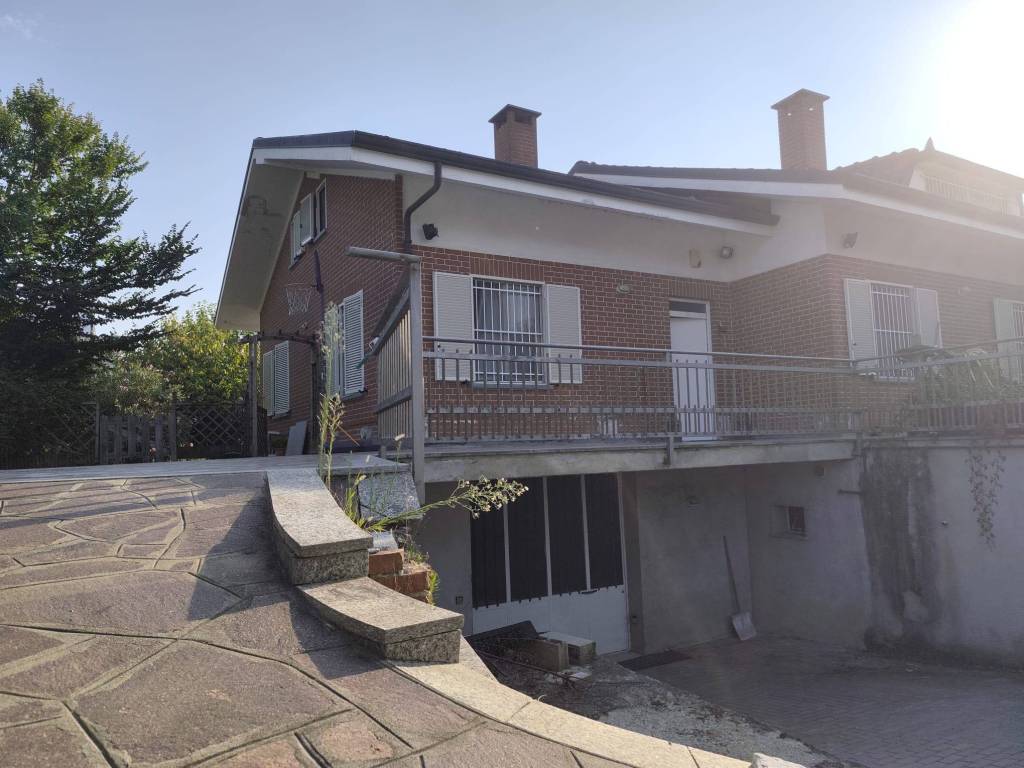 Villa a Poirino in Via Cristoforo Colombo - Foto 2