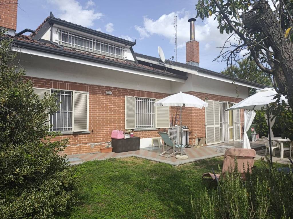 Villa a Poirino in Via Cristoforo Colombo - Foto 3