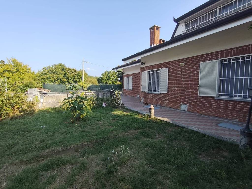 Villa a Poirino in Via Cristoforo Colombo - Foto 4