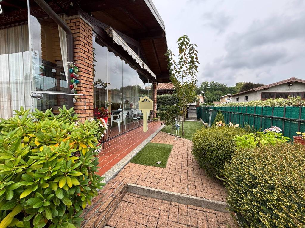 Villa a Invorio in Via Cesare Battisti - Foto 3