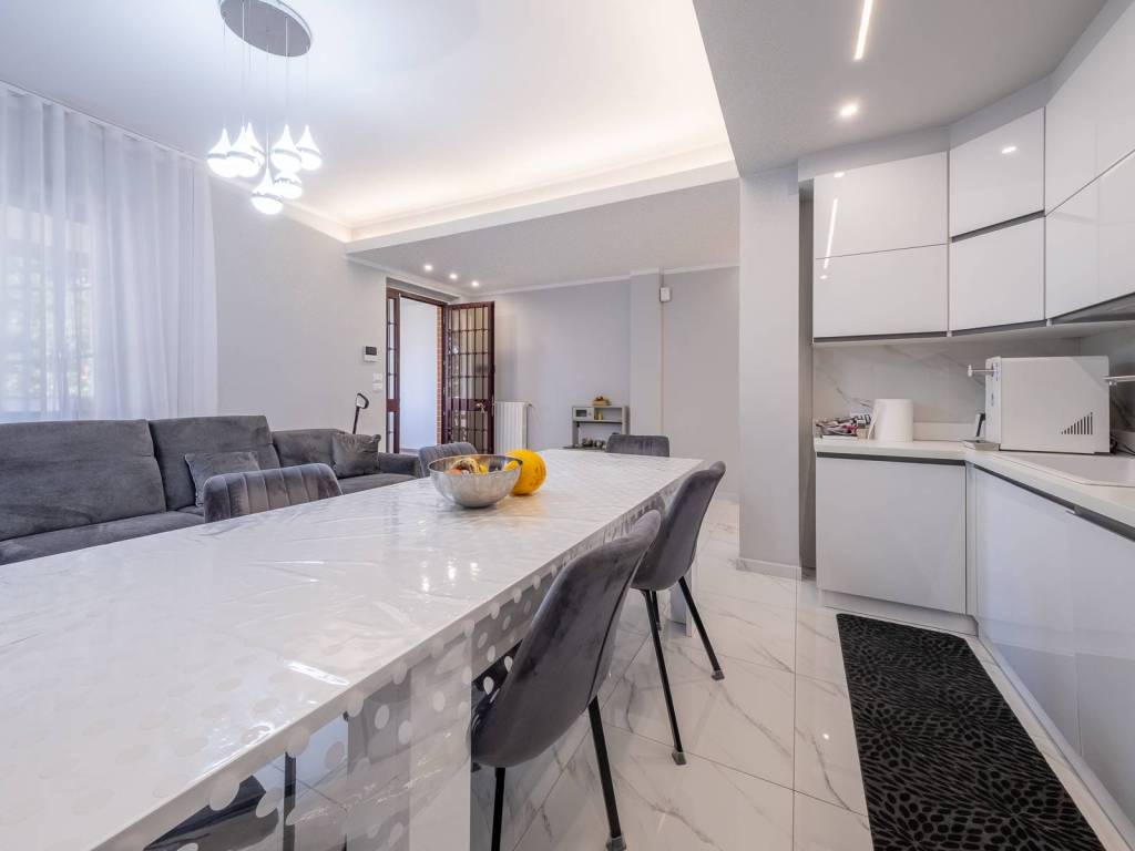 Appartamento a Leinì in Via Felice Carrera, 9 - Foto 2