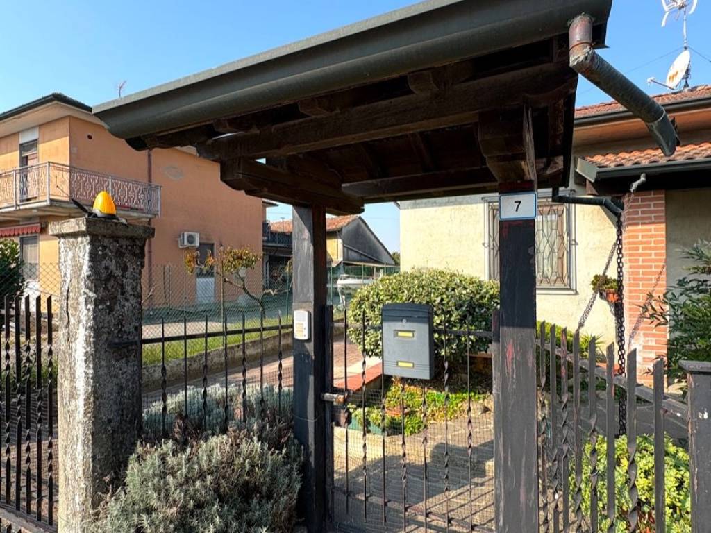 Villa a Gropello cairoli in Via Roma, 35 - Foto 2