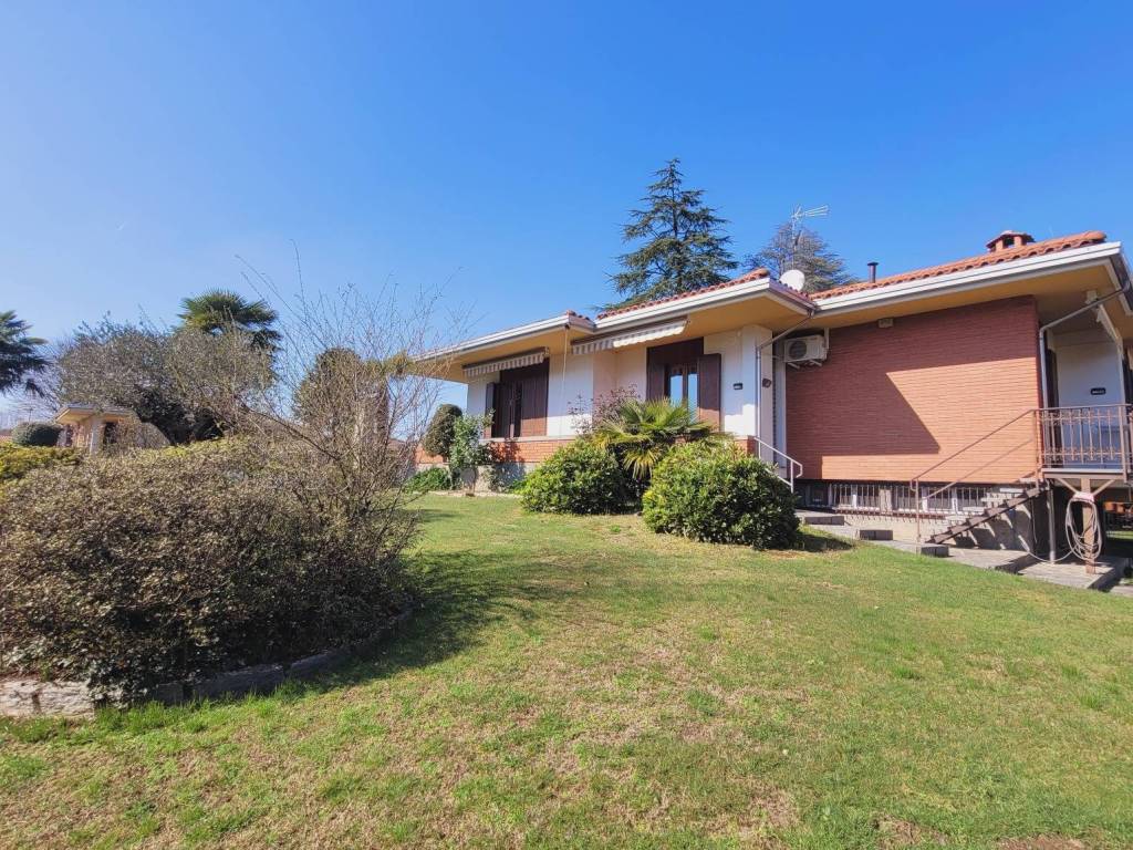 Villa a Varallo pombia in Via Sempione - Foto 2