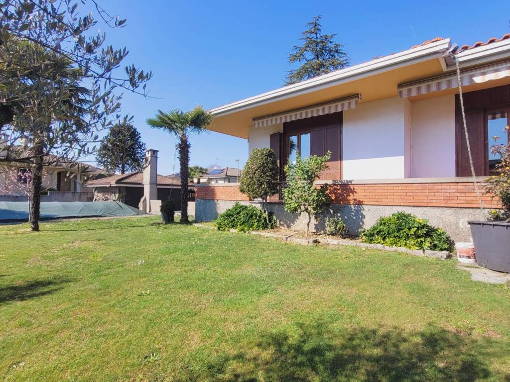 Villa a Varallo pombia in Via Sempione - Foto 3