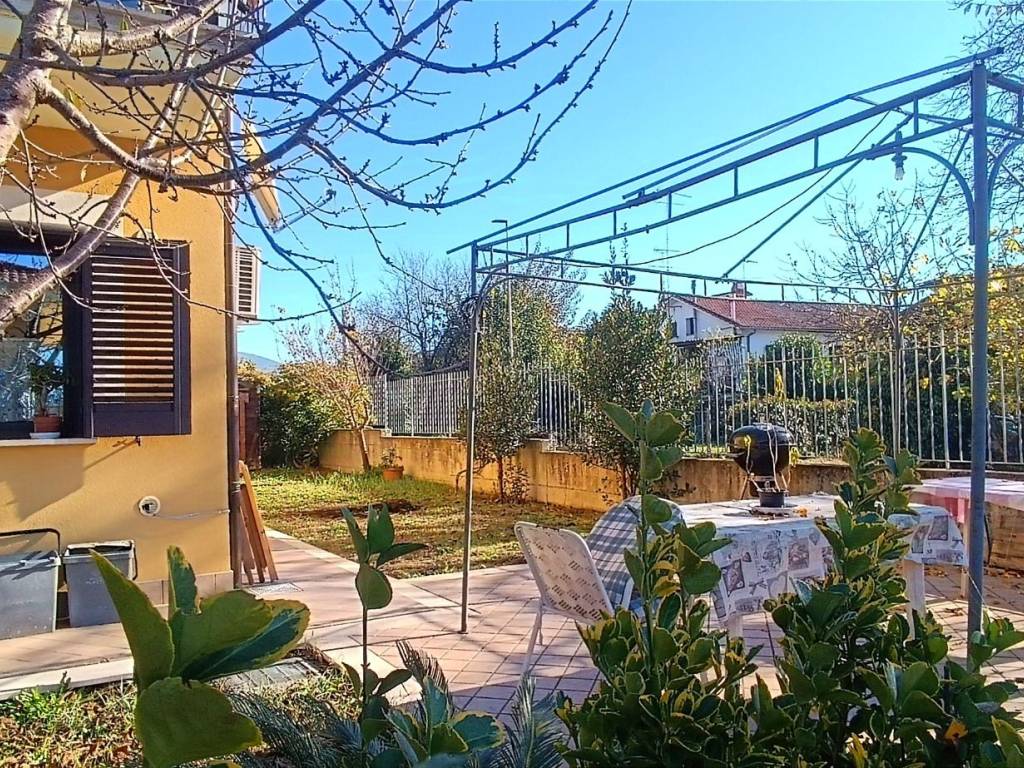 Appartamento a Tarano in Via delle Ville del Borgo - Foto 2