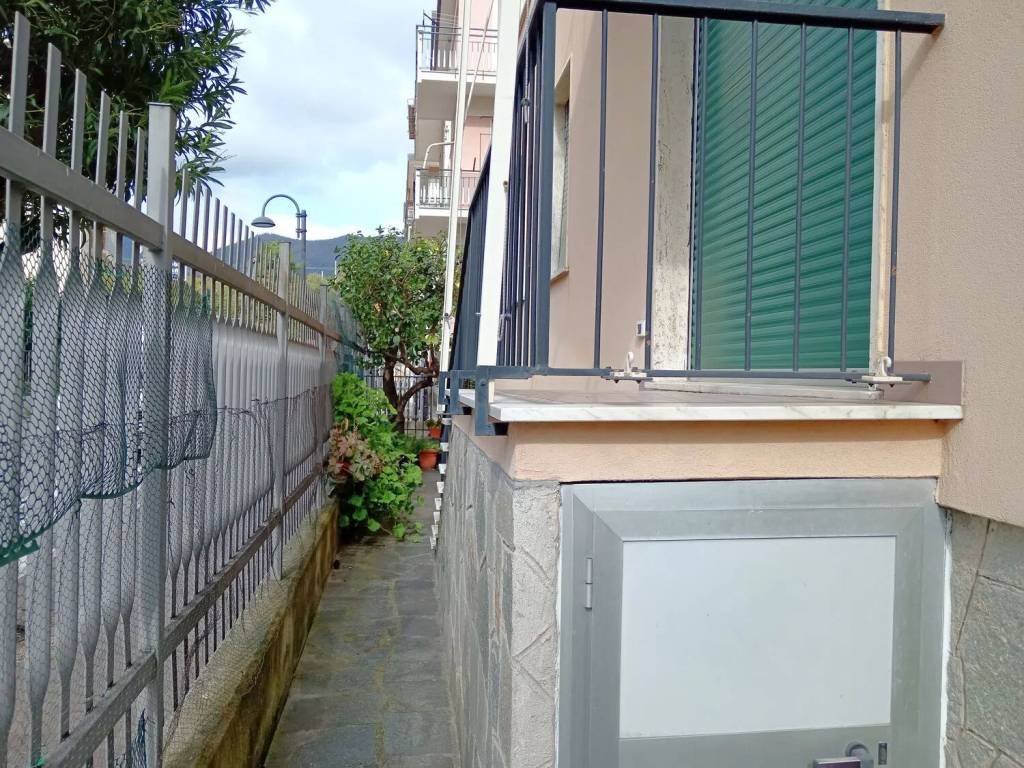Appartamento a Spotorno in Via Germania, 19 - Foto 2