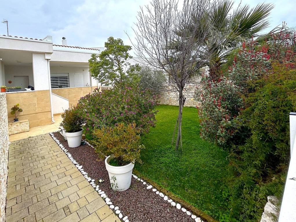 Villetta a schiera a Bari in Via Giuseppe Frisario, 10 - Foto 2