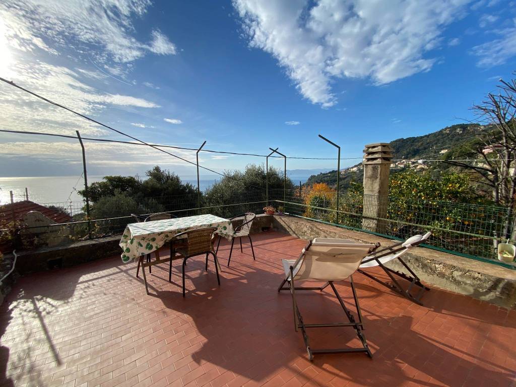 Casa indipendente a Finale ligure in Località Selva, 9 - Foto 2