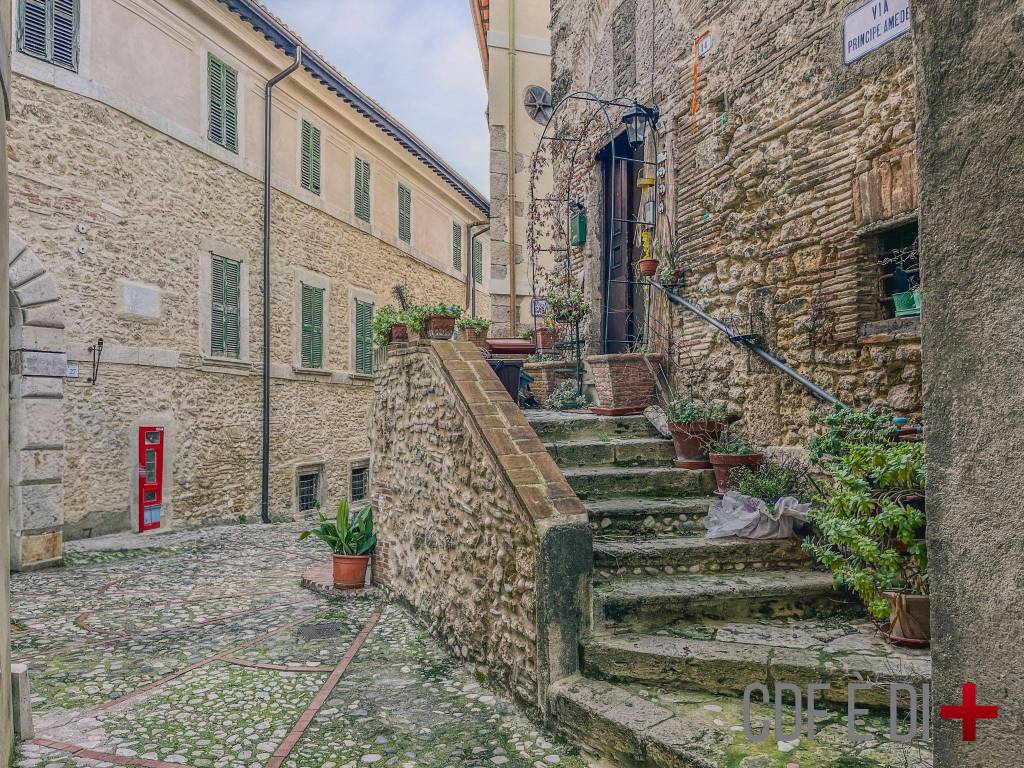 Casa indipendente a Castelnuovo di farfa in Via Umberto I - Foto 4
