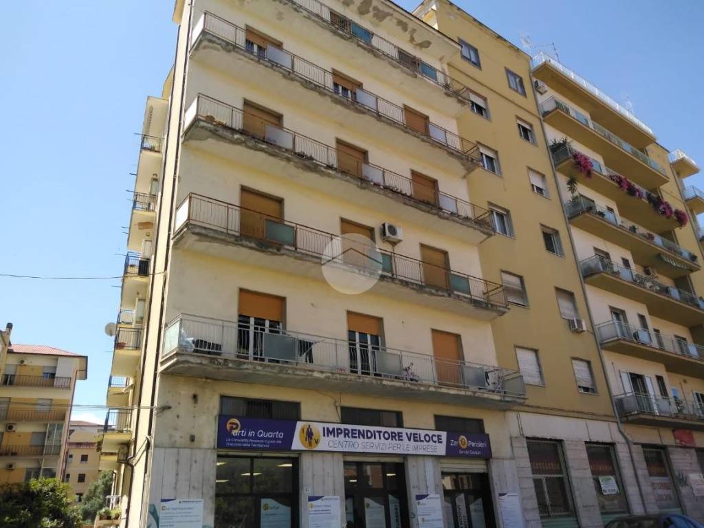 Appartamento a Cosenza in Via Francesco Saverio Nitti, 20 - Foto 2